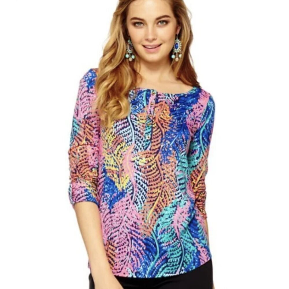 Lilly Pulitzer Electric Feel Porter Henley Top, size Large